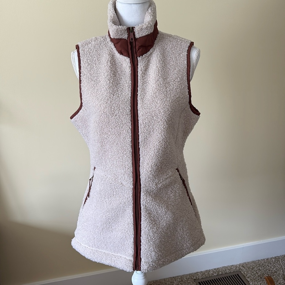 Avalanche Sherpa Like Trimmed Vest Pockets Medium